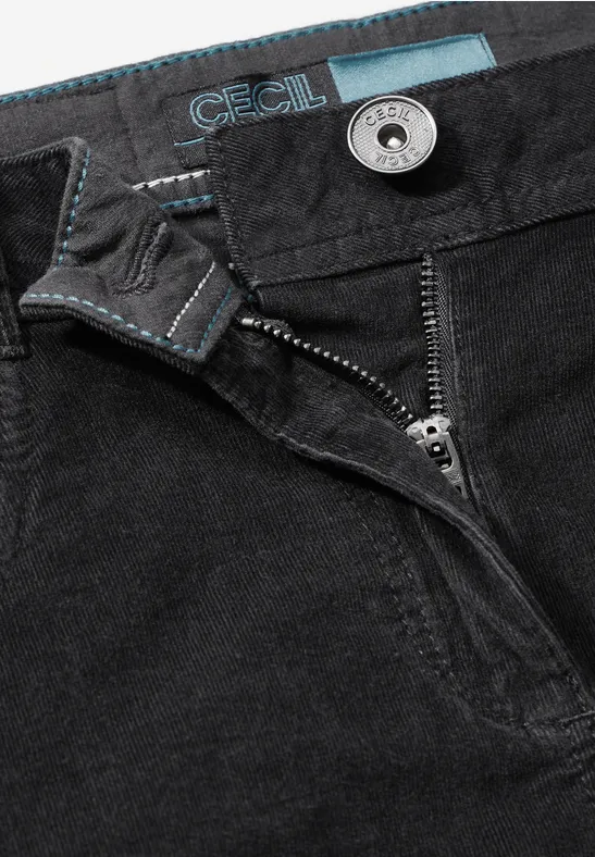 Cordhose für Damen im lockeren Schnitt