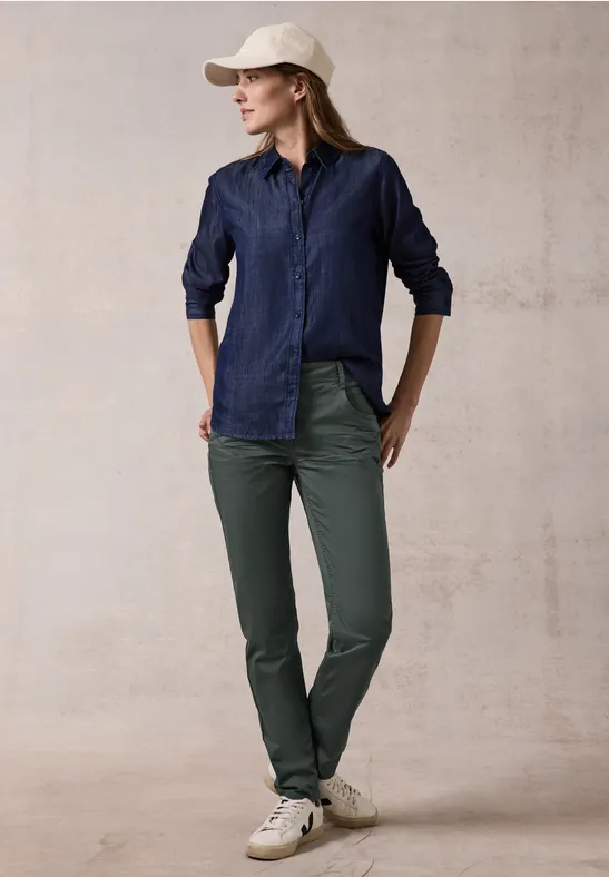 Grüne Chino-Hose in lässiger Passform