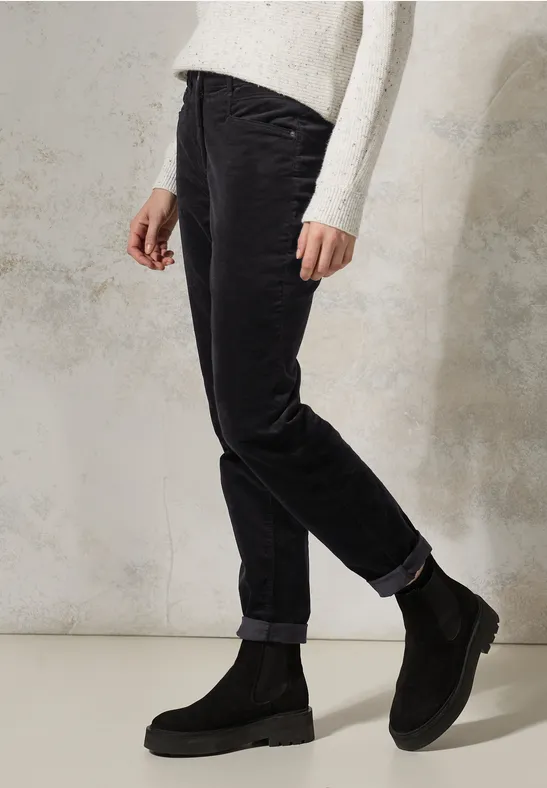 Schmale Samthose