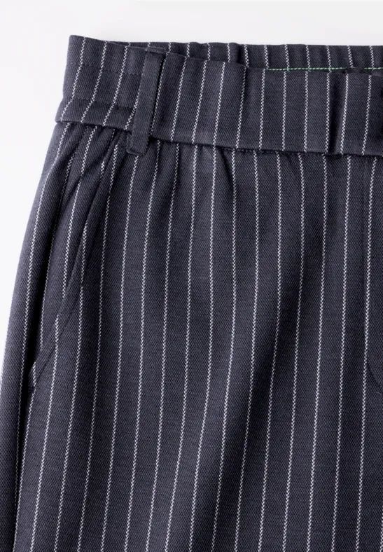 Gestreifte Hose mit weitem Bein und hoher Taille