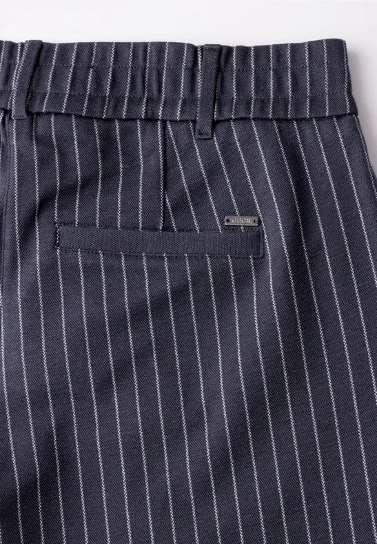 Gestreifte Hose mit weitem Bein und hoher Taille