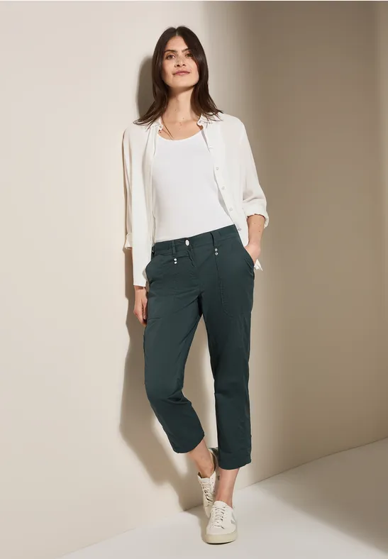7/8-Hose mit Cargotaschen und Utility-Details