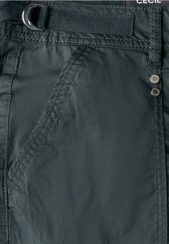 7/8-Hose mit Cargotaschen und Utility-Details