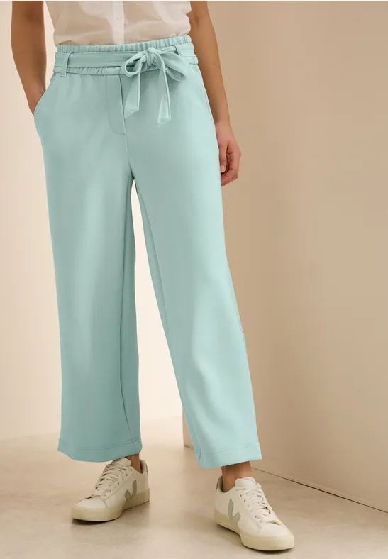 Weite, Cropped Hose mit Bindegürtel