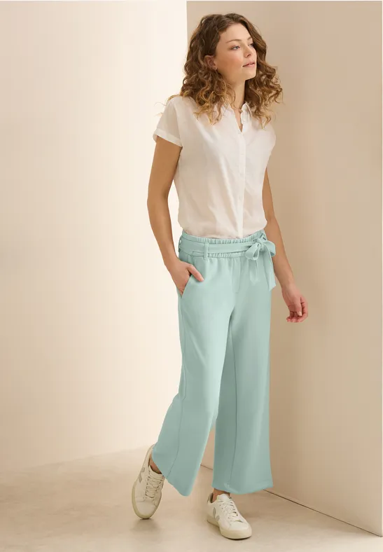 Weite, Cropped Hose mit Bindegürtel