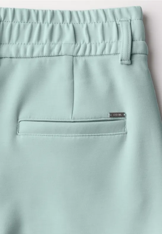 Weite, Cropped Hose mit Bindegürtel