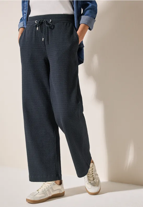 Weite Loungehose mit Struktur