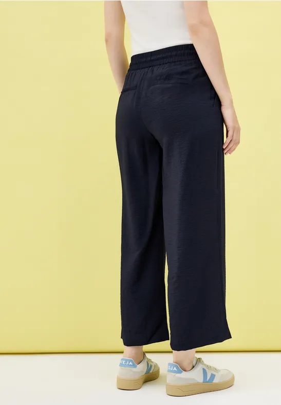 Locker geschnittene, weite Culottes
