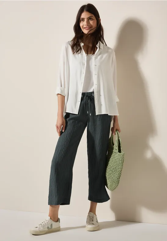 Weite, strukturierte Cropped Hose