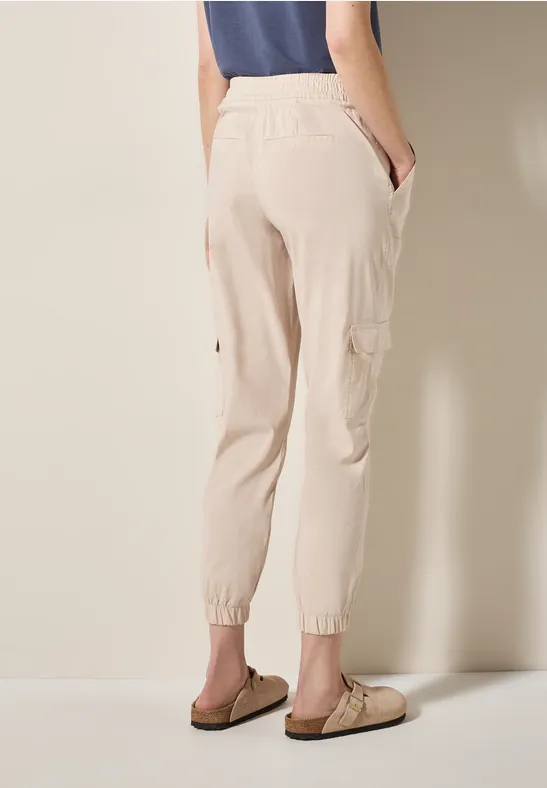 Beige Cargo-Hose mit lockerer Passform