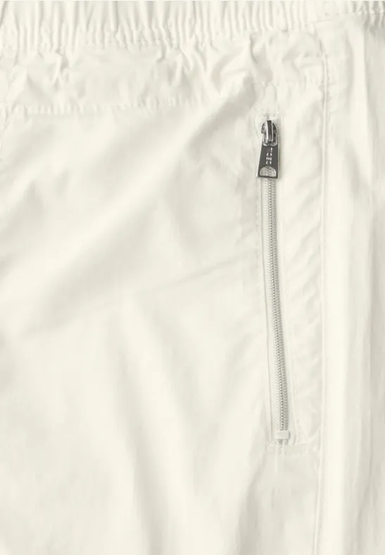 Sportliche Hose mit Kordelzug und Reißverschlusstaschen