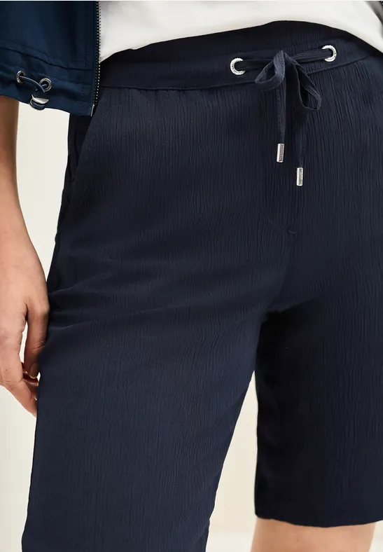 Damen Shorts mit Struktur in Marineblau