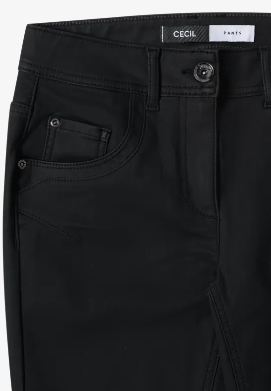 Beschichtete, schmal geschnittene Hose in Schwarz