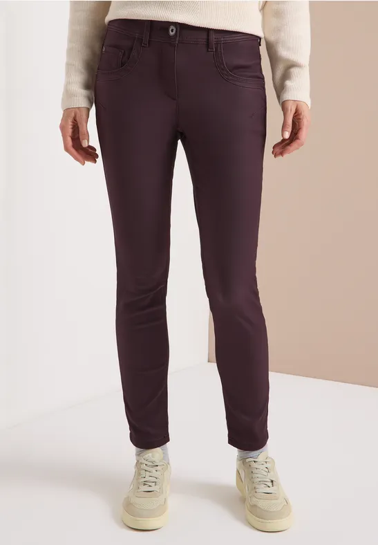 Schlanke Hose im Leder-Look