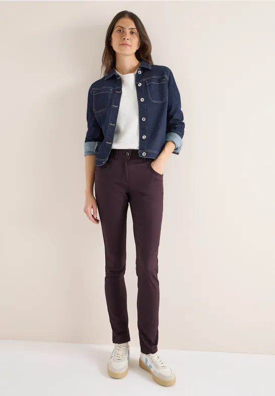 Schlanke Hose im Leder-Look