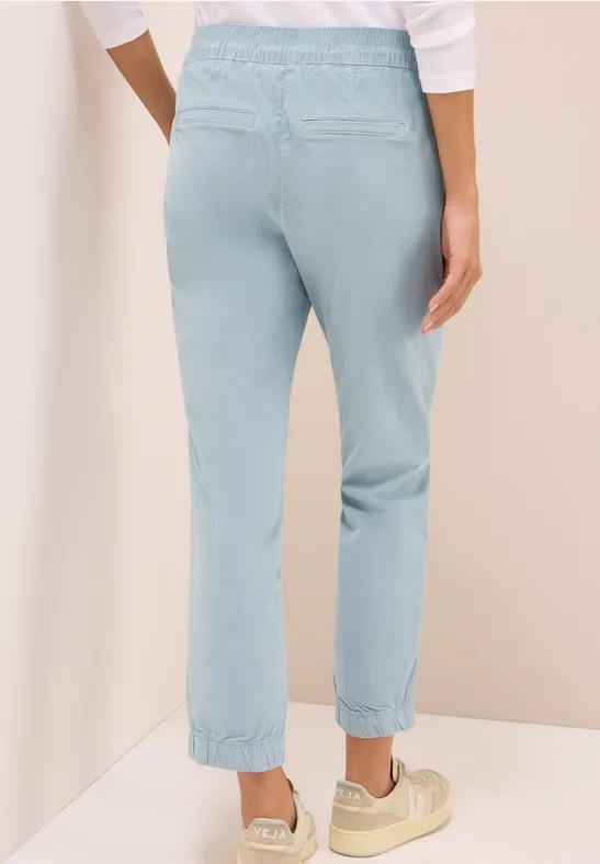 Cordhose im Casual Fit mit Reißverschlusstaschen