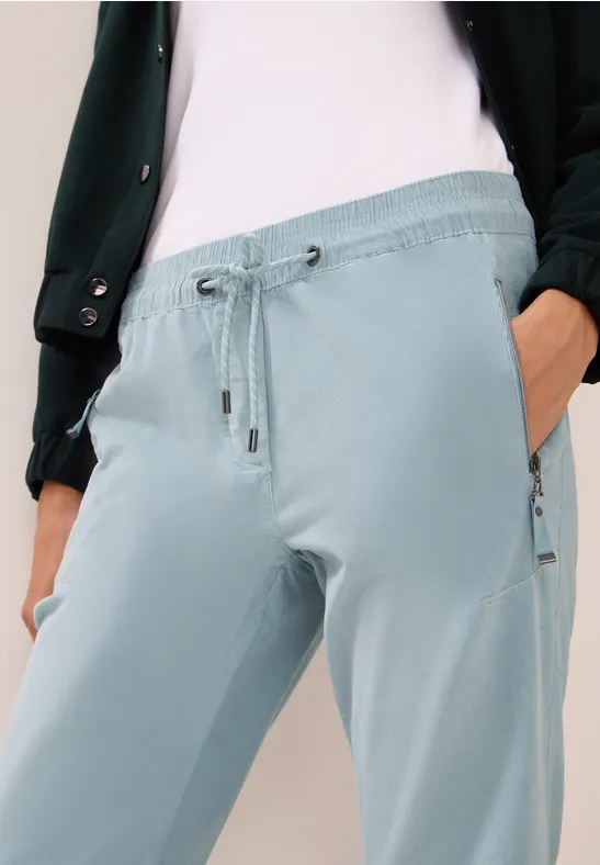 Cordhose im Casual Fit mit Reißverschlusstaschen