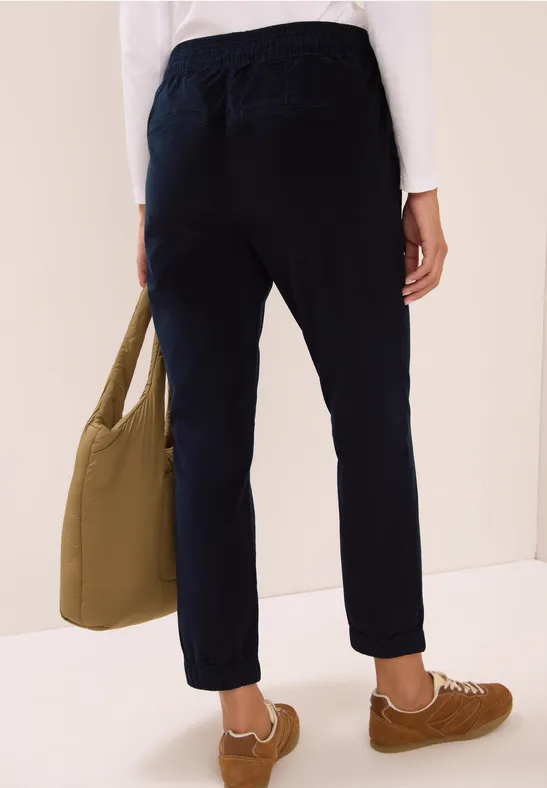 Cordhose im Casual Fit mit Reißverschlusstaschen