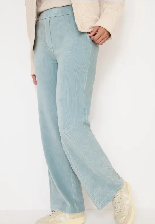 Cordhose mit weitem Bein