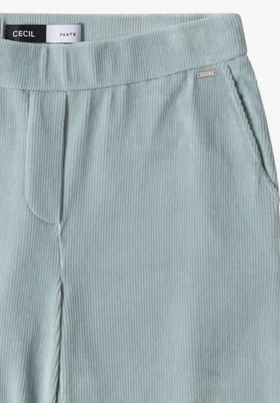 Cordhose mit weitem Bein