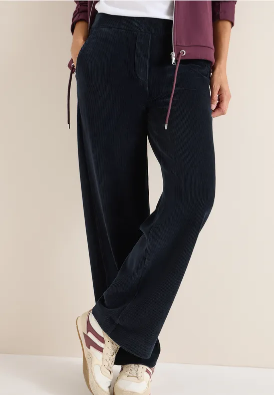 Cordhose mit weitem Bein
