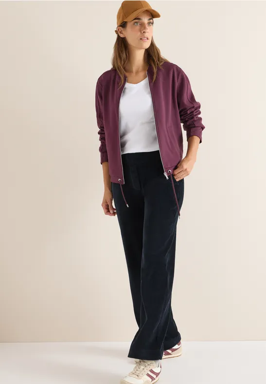 Cordhose mit weitem Bein