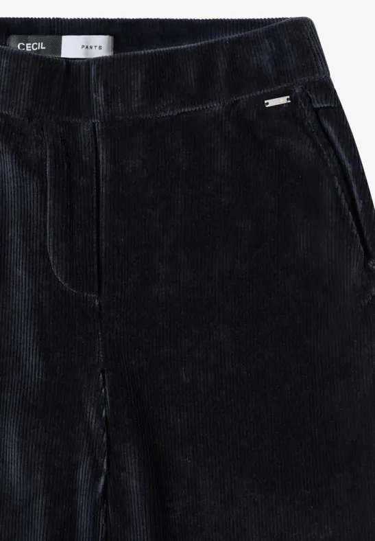 Cordhose mit weitem Bein