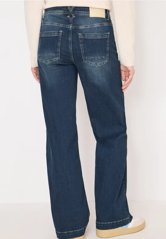 Weit geschnittene Jeans in dunkler Waschung