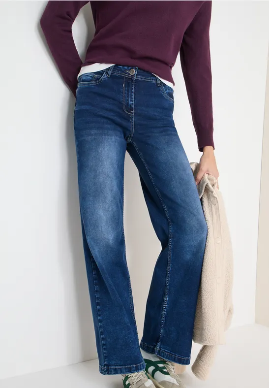Weit geschnittene Jeans in dunkler Waschung