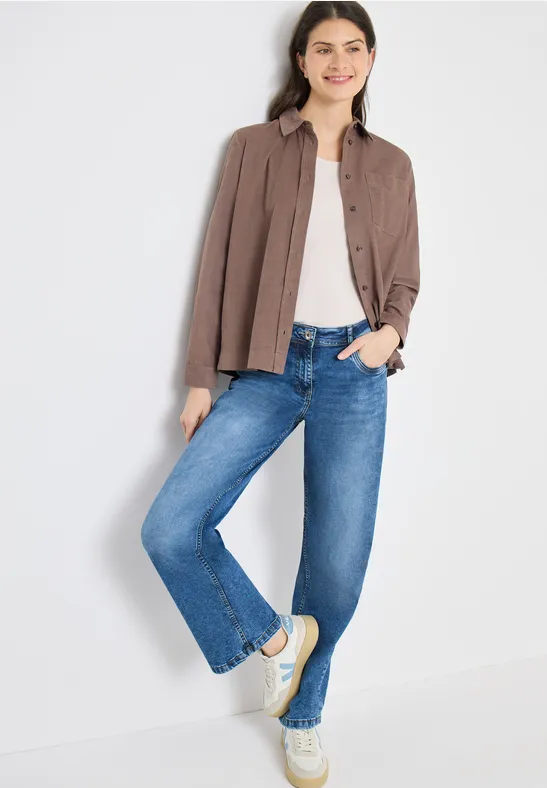 Weit geschnittene Jeans in dunkler Waschung