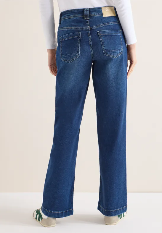 Weit geschnittene Jeans in dunkler Waschung