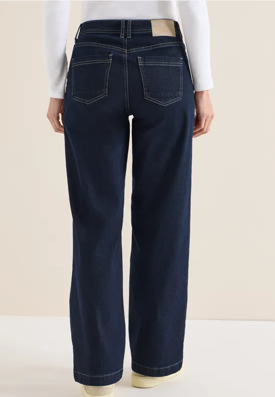Weit geschnittene Jeans in dunkler Waschung