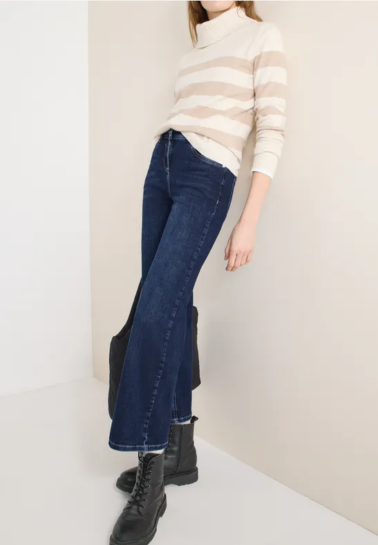 Weit geschnittene Jeans in dunkler Waschung