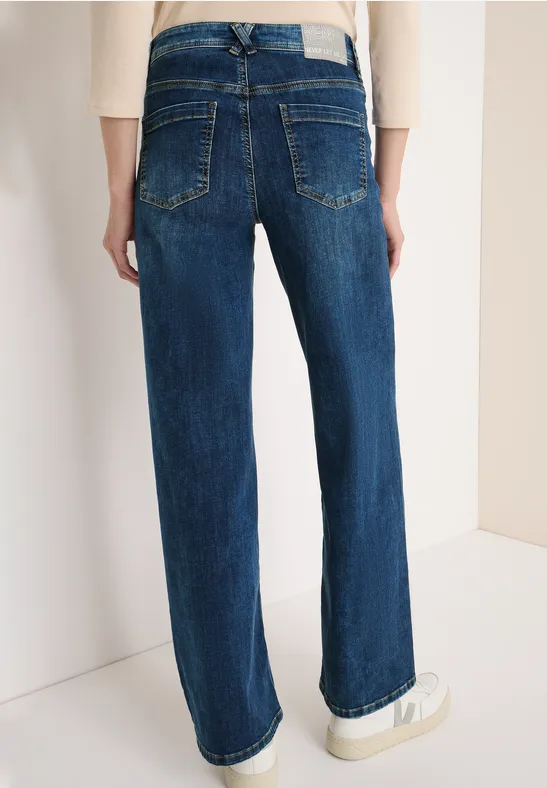 Weit geschnittene Jeans in dunkler Waschung
