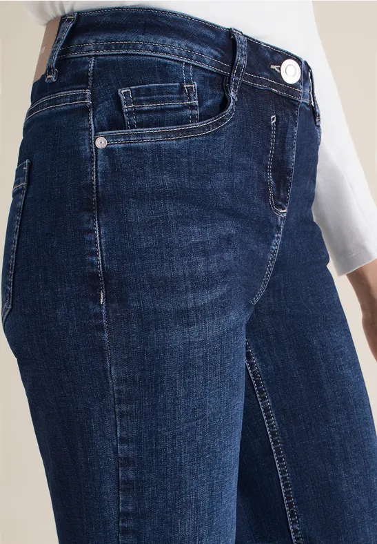 Cropped Jeans mit weitem Bein