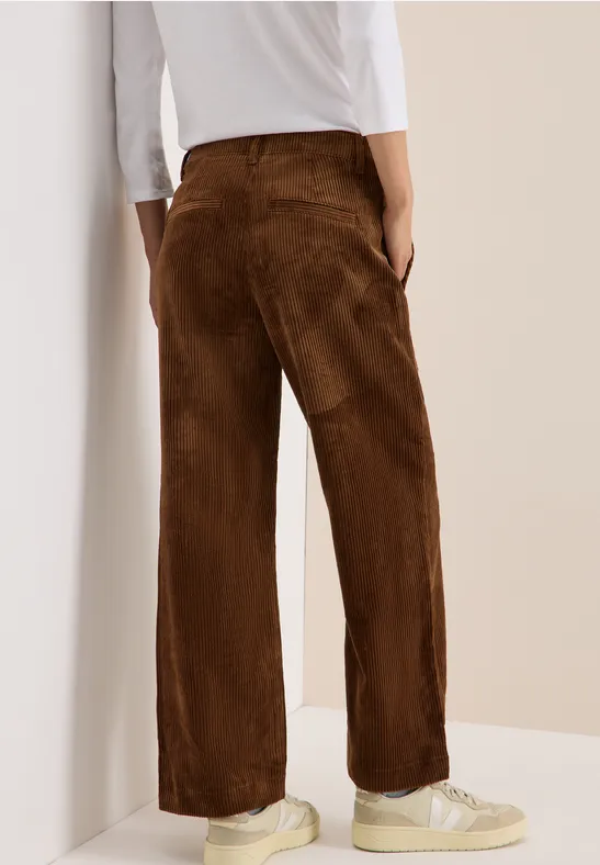 Cordhose mit weitem Bein und hoher Taille