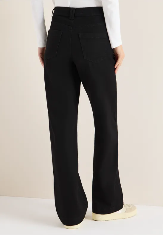 Weitgeschnittene Jeans mit hohem Bund