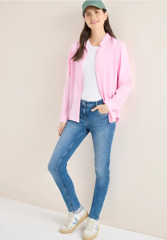 Jeans mit geradem Bein und dunkler Waschung