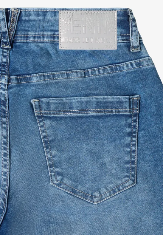 Jeans mit geradem Bein und dunkler Waschung