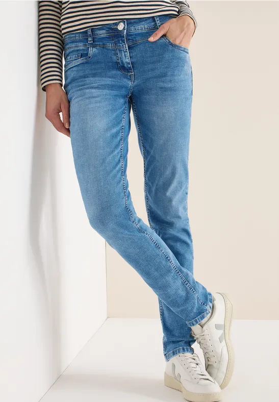Jeans mit geradem Bein und dunkler Waschung