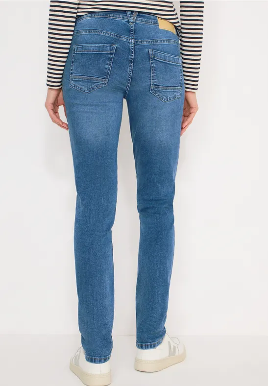 Jeans mit geradem Bein und dunkler Waschung