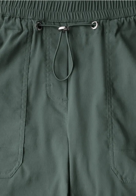 Lässige, elastische Sommer-Shorts
