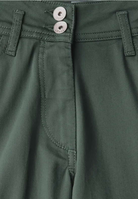 Grüne, weite, 7/8-Hose