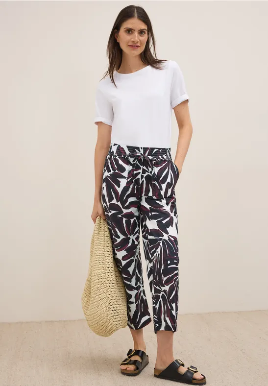Weit geschnittene Hose mit floralem Muster