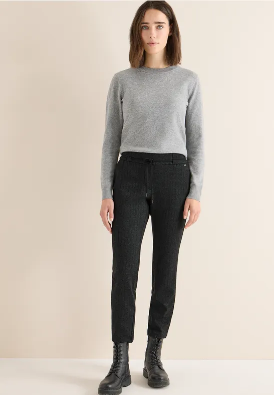 Lässige Hose mit schmalem Bein