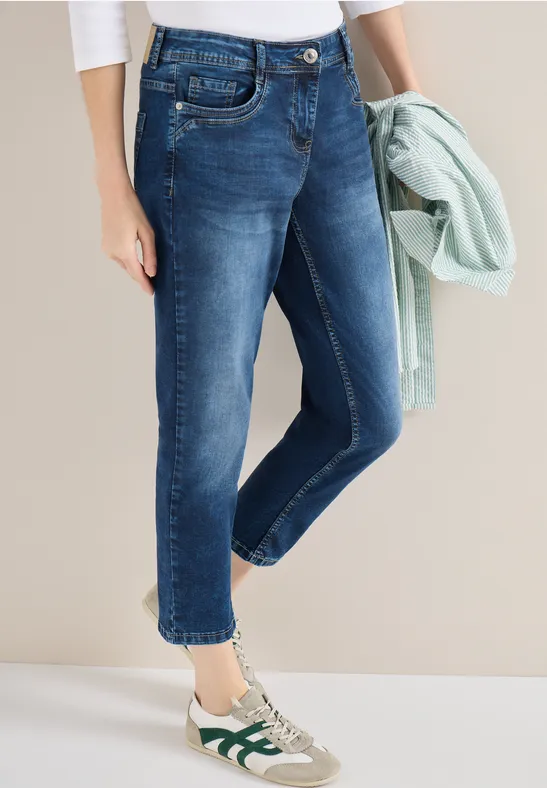 Mid-Waist Slim Leg Casual Jeans