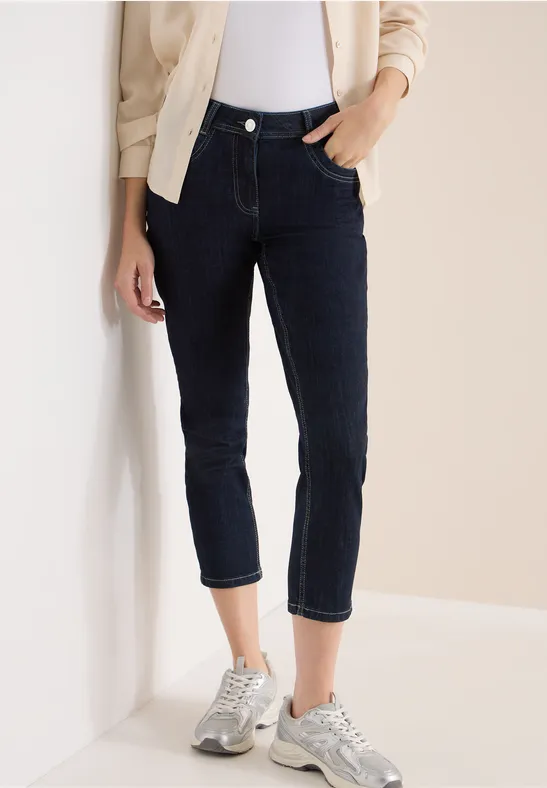 Mid-Waist Slim Leg Casual Jeans
