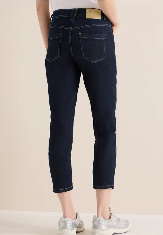 Mid-Waist Slim Leg Casual Jeans