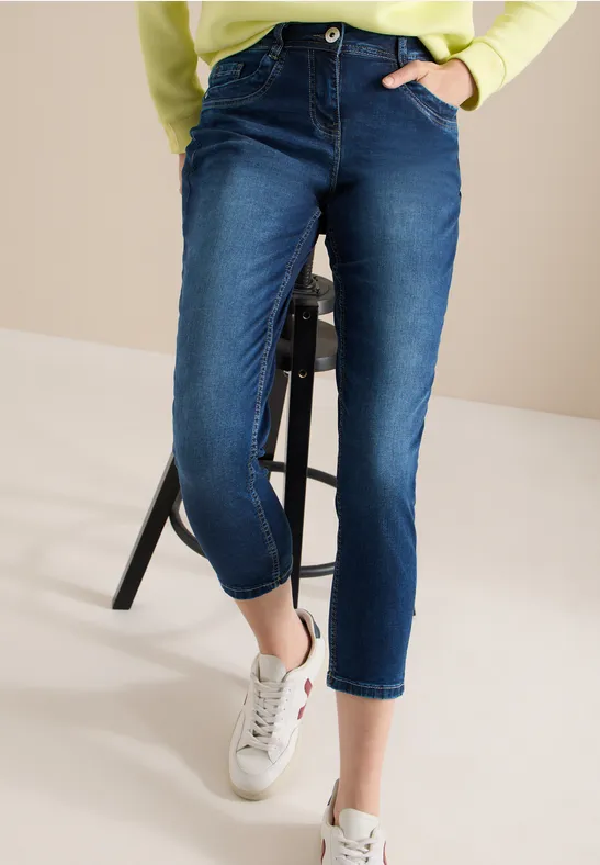 Mid-Waist Slim Leg Casual Jeans
