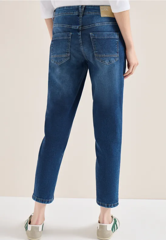 Mid-Waist Slim Leg Casual Jeans